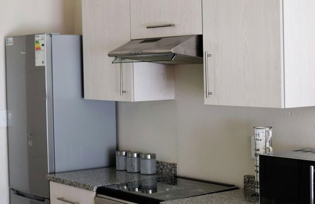 Johannesburg Apartment - Photo 8