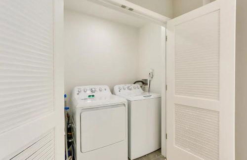 Spacious 6 Bedroom Home with NYC Access & Parking! - Foto 23