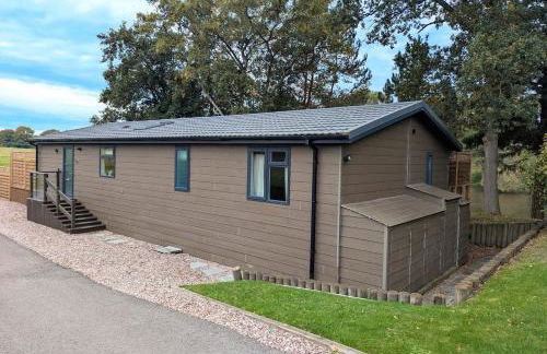 Hot Tub, Lake View, Peaceful Woodland Retreat - Photo 35