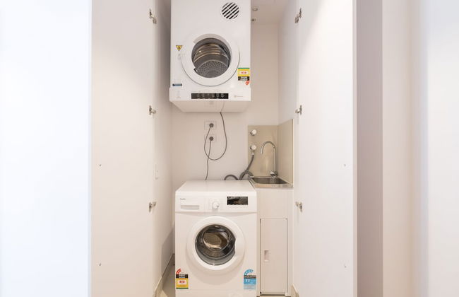 Modern Apartment in Darling Harbour - Photo 11