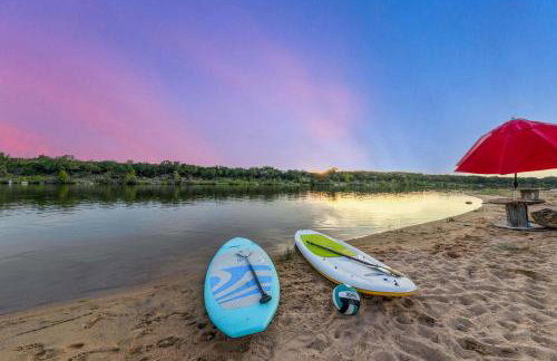 Beach House 2 on Lake LBJ - Sleeps 24 - Foto 81