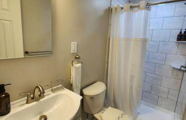 Salt Life Retreat Unit A-2BR/2BA, Heart of Margate - Foto 36