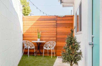 Sleek Luxury Studio with Patio LAX & Beach Access - Foto 18