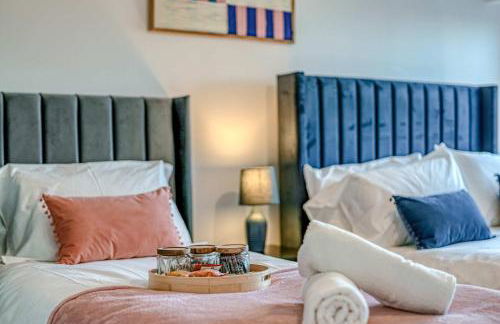 2-BR Near Salford Royal - City & Town Centre View - 1 Minute to Train & Tram Station - Sleeps 6 - Foto 66