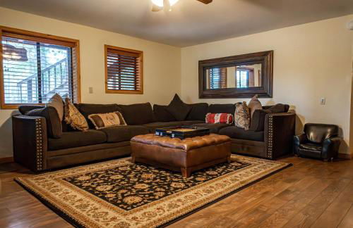 The Lodge Large Cabin, 17 Acres, Playground, Forest Access - Foto 42