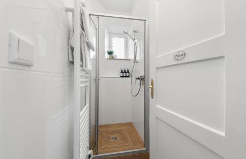 Liebelei Miesbach Boutique Apartment - 2 Min zum Bahnhof, eigener Parkplatz - Foto 21