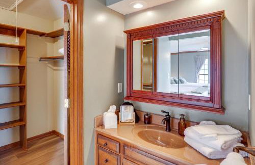 3,000-Sq-Ft Group Getaway with Pool Near Kansas City - Foto 22