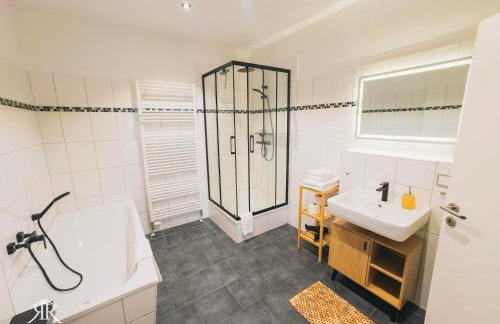 RR - Modern Living Apartments - 84 qm - Kitchen - Parking - Foto 9