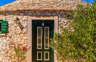 Island Getaway - Heritage House - Photo 10