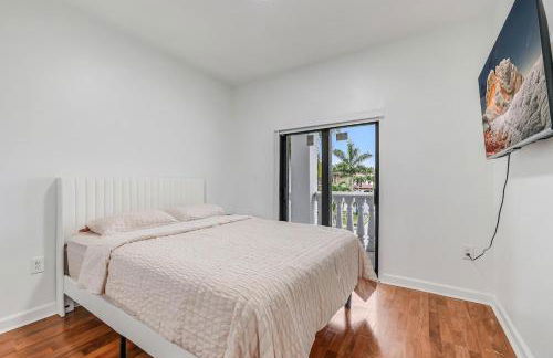 Modern Miami Home with Patio and Pool - Foto 18