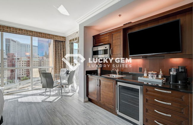 Lucky Gem Penthouse Suites at MGM Signature - Photo 42
