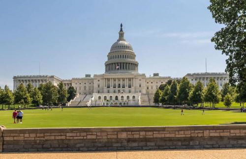 Stately DC Rowhome Spacious 7BR & 4BA #DCottage - Foto 56