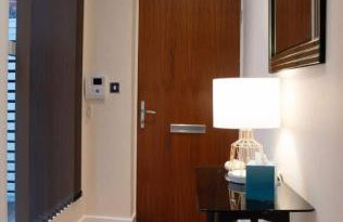 Westminster 1 bed apt with terrace and Air-Con - Photo 18