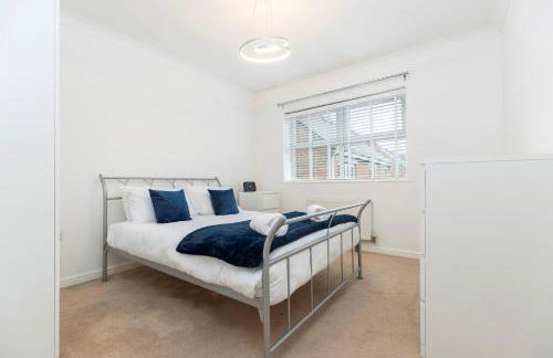 Spacious 3-Bed Home – Family Contractor Friendly - Foto 8