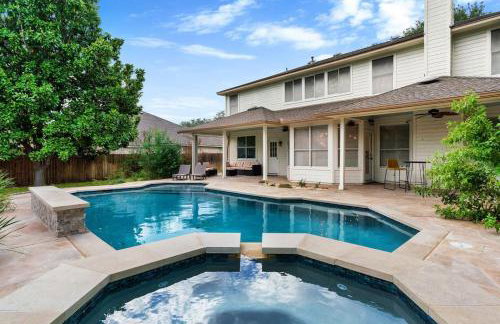 Incredible Heated Pool HotTub Gameroom-Movieroom - Photo 1