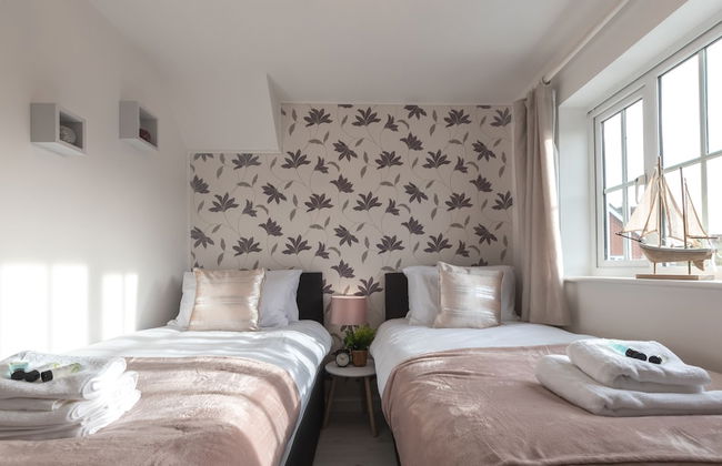 South Downs retreat house with parking - Photo 2