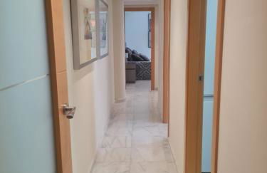 Elegant 2-Bedroom Apartment in Benidorm with Private Pool and Scenic Garden Views - Photo 11