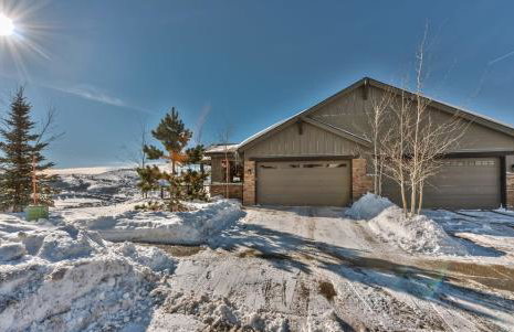 Private Hot Tub, Minutes to Ski, Cozy Getaway, Beautiful Condo- Large 3BR, Private Garage! - Photo 29