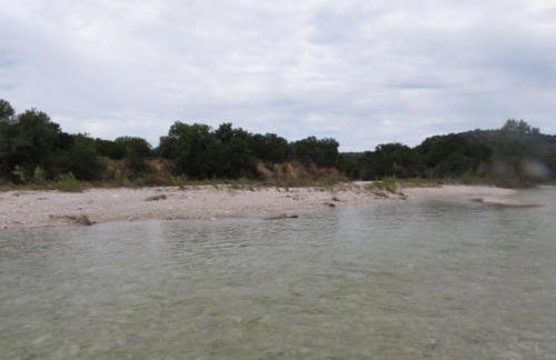 Nueces River Cabins-Elm Cabin - Foto 11