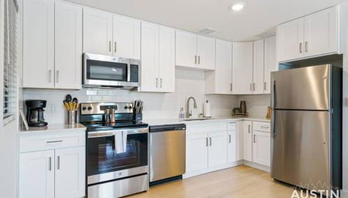 Prime ATX Location Steps to Coffee, Eats and More - Foto 3