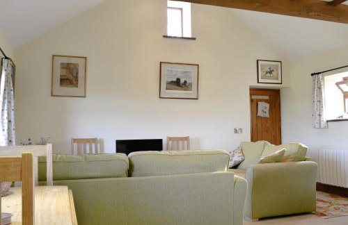 Brandy's Barn - Photo 3