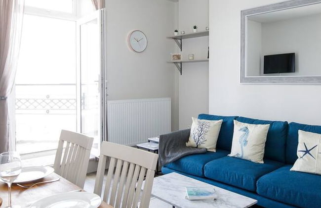 Panoramic sea Views in Beachfront apt w Balcony - Foto 5