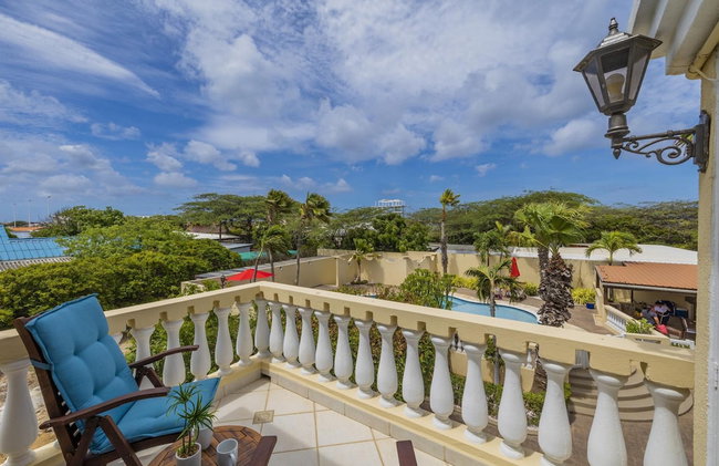 Island Escape Lrg Private Backyard Pool Patio - Photo 3