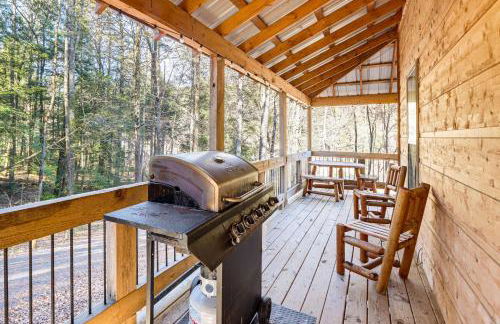 Newly Refreshed! Suches Cabin with Deck, Fire Pit - Foto 2