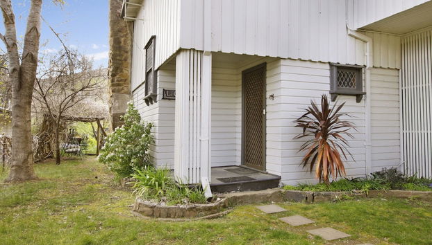 Entrada al alojamiento