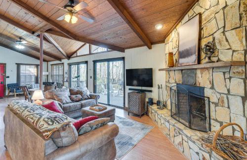 Smoky Mountain Cabin with Fire Pit and Stunning Views! - Foto 4