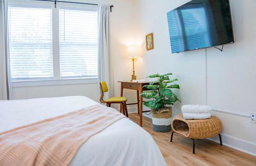 The Royal Crane Suite Newly Built Upscale Central - Photo 12