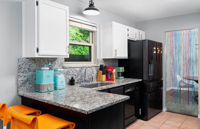 70s House Fun 6 Bedroom Pool Game Room - Foto 18