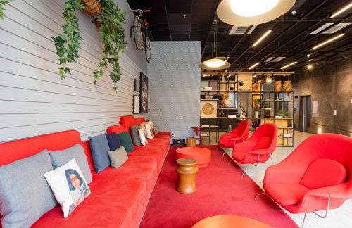 Charlie Alphaville - Foto 6