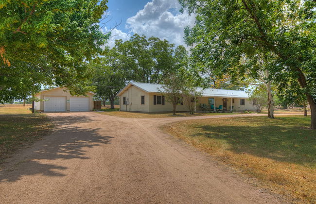 Spacious Home - Fire Pit, BBQ and Outdoor Seating! - Foto 46