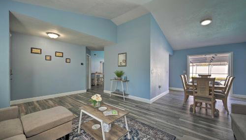 Port Richey Getaway with Lanai, Pool and Grill! - Foto 5