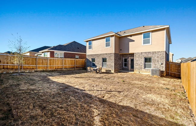 Perfect Home for Families Displaced by Insurance - Foto 34