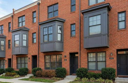 Skyline Views with Double Rooftop Deck & Game Room - Foto 46