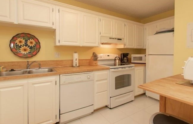 Picturesque 2 Bedroom Condo with Fabulous Ocean Views. 2 Condo by RedAwning - Foto 7