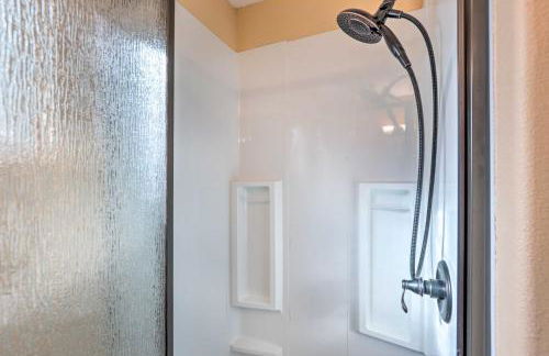 Lake Loon Hillside Cottage with Private Deck! - Foto 18