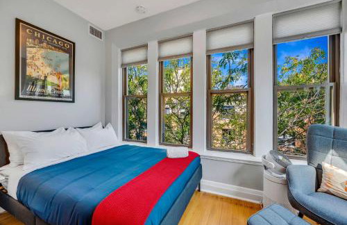 Steps to the Lakefront! This Uptown Beauty is Everything You Need for a Perfect Chicago Getaway condo - Photo 22