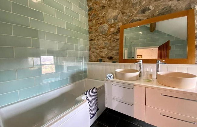 Idlewild Animal Sanctuary Farmhouse Stay - Charity - Photo 20