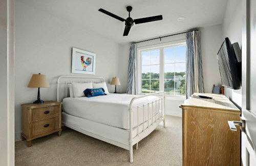 Scenic Lake Travis Farmhouse - Pickleball - BBQ - Foto 26