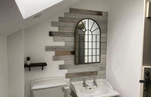 Great country-style house with a courtyard - Photo 28