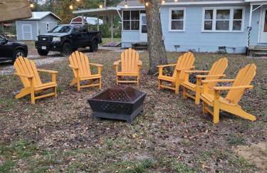 Retro by the Bay Close to Beach Eglin PetFriendly - Foto 2