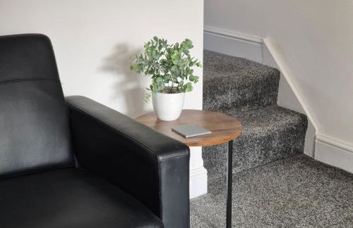 2 Bed Maisonette with Sofa Bed - Ideal for Groups #26C - Foto 6