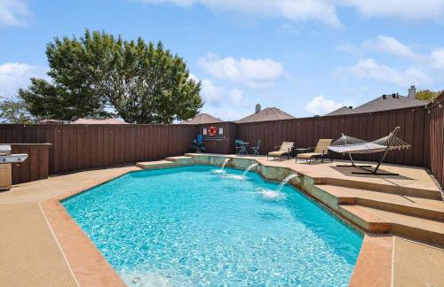 Deluxe Poolside Home, Modern 5BR with Gaming Room - Foto 39