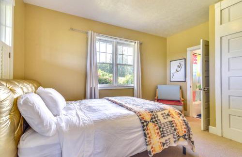 Rainier Home on 20 Acres with Blueberry Farm! - Foto 23