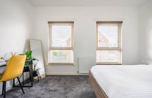 Bright, modern 2 bedroom house with free parking! - Foto 14