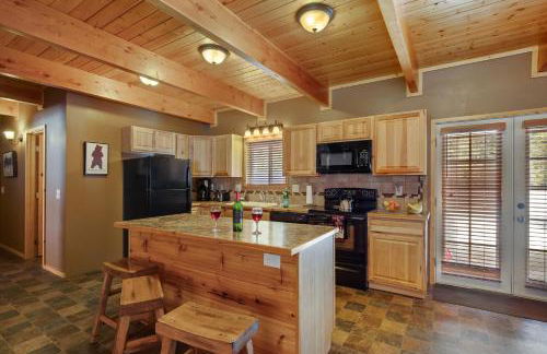 Rimfire Refuge by KABINO Hot Tub Fire Pit Sauna PS3 Grill WiFi Loft - Foto 46