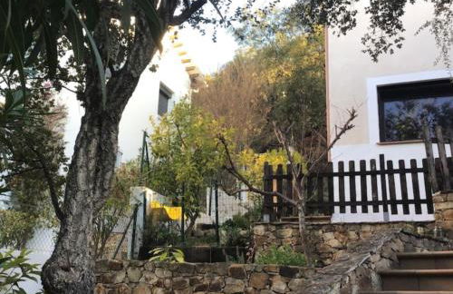 Sunny Costa Brava Getaway with Big Private Terrace - Foto 22